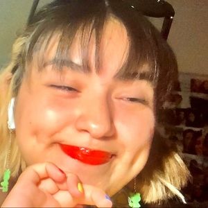 Meet your Posher, Jennyfer